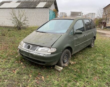 Серый Фольксваген Шаран, объемом двигателя 1.9 л и пробегом 300 тыс. км за 750 $, фото 2 на Automoto.ua