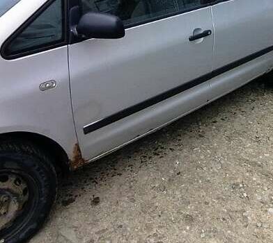 Сірий Фольксваген Шаран, об'ємом двигуна 1.9 л та пробігом 380 тис. км за 4000 $, фото 3 на Automoto.ua