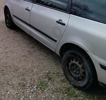 Сірий Фольксваген Шаран, об'ємом двигуна 1.9 л та пробігом 380 тис. км за 4000 $, фото 2 на Automoto.ua