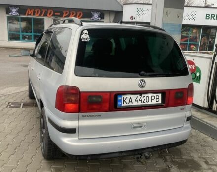 Серый Фольксваген Шаран, объемом двигателя 1.9 л и пробегом 333 тыс. км за 3600 $, фото 3 на Automoto.ua