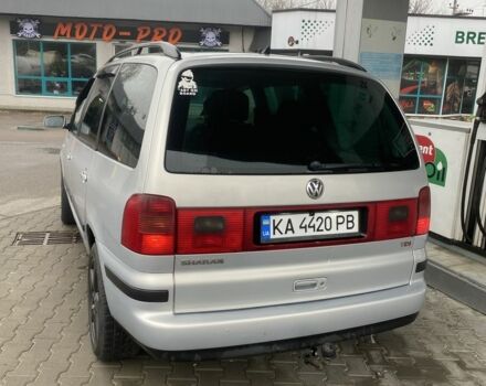 Серый Фольксваген Шаран, объемом двигателя 1.9 л и пробегом 333 тыс. км за 3600 $, фото 1 на Automoto.ua