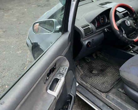 Серый Фольксваген Шаран, объемом двигателя 1.8 л и пробегом 402 тыс. км за 2499 $, фото 7 на Automoto.ua