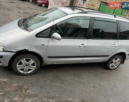 Серый Фольксваген Шаран, объемом двигателя 1.8 л и пробегом 402 тыс. км за 2499 $, фото 11 на Automoto.ua