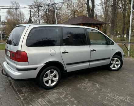 Серый Фольксваген Шаран, объемом двигателя 1.9 л и пробегом 427 тыс. км за 4699 $, фото 1 на Automoto.ua