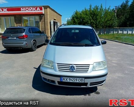 Серый Фольксваген Шаран, объемом двигателя 1.9 л и пробегом 320 тыс. км за 2700 $, фото 1 на Automoto.ua