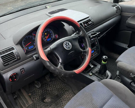 Серый Фольксваген Шаран, объемом двигателя 1.8 л и пробегом 402 тыс. км за 2499 $, фото 12 на Automoto.ua