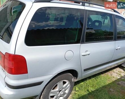 Серый Фольксваген Шаран, объемом двигателя 1.9 л и пробегом 375 тыс. км за 4300 $, фото 3 на Automoto.ua