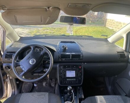 Серый Фольксваген Шаран, объемом двигателя 1.9 л и пробегом 480 тыс. км за 4300 $, фото 5 на Automoto.ua