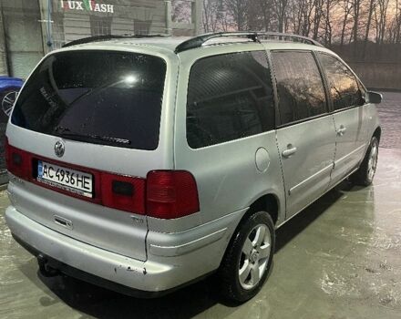 Серый Фольксваген Шаран, объемом двигателя 1.9 л и пробегом 480 тыс. км за 4300 $, фото 2 на Automoto.ua