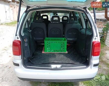 Серый Фольксваген Шаран, объемом двигателя 1.9 л и пробегом 375 тыс. км за 4300 $, фото 7 на Automoto.ua