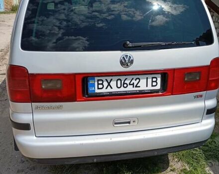 Серый Фольксваген Шаран, объемом двигателя 1.9 л и пробегом 375 тыс. км за 4300 $, фото 2 на Automoto.ua