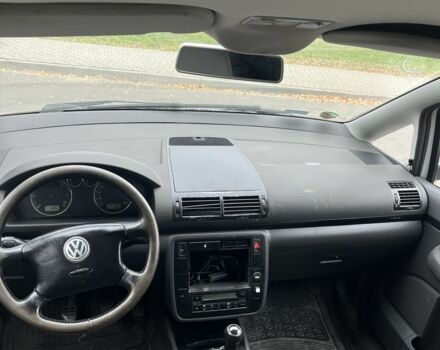 Серый Фольксваген Шаран, объемом двигателя 0 л и пробегом 400 тыс. км за 1700 $, фото 5 на Automoto.ua