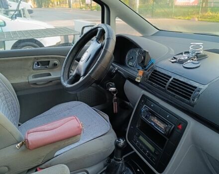 Фольксваген Шаран 2002 в Кривом Роге на Automoto.ua Серый Фольксваген Шаран, объемом двигателя 0 л и пробегом 300 тыс. км за 4500 $, фото 5 на Automoto.ua