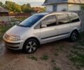 Серый Фольксваген Шаран, объемом двигателя 1.9 л и пробегом 335 тыс. км за 5000 $, фото 1 на Automoto.ua