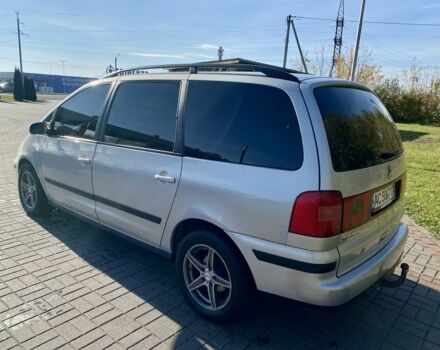 Серый Фольксваген Шаран, объемом двигателя 1.9 л и пробегом 330 тыс. км за 4500 $, фото 2 на Automoto.ua