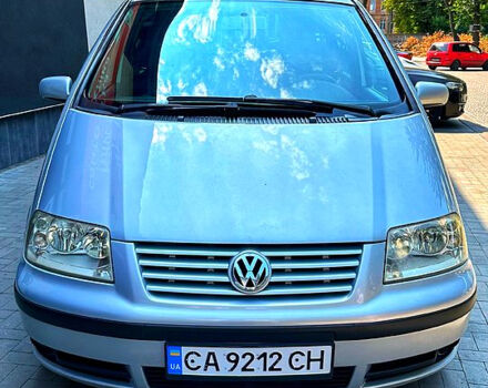 Серый Фольксваген Шаран, объемом двигателя 1.9 л и пробегом 380 тыс. км за 5000 $, фото 1 на Automoto.ua