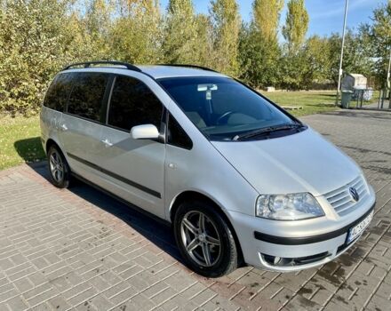 Серый Фольксваген Шаран, объемом двигателя 1.9 л и пробегом 330 тыс. км за 4500 $, фото 1 на Automoto.ua