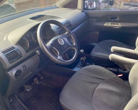 Серый Фольксваген Шаран, объемом двигателя 1.9 л и пробегом 330 тыс. км за 4500 $, фото 4 на Automoto.ua