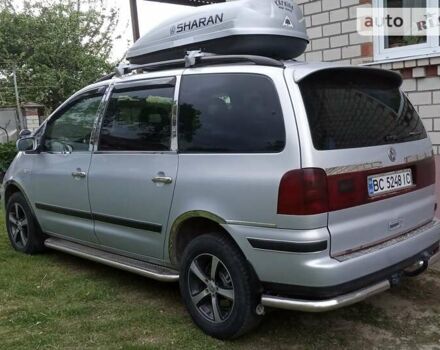Серый Фольксваген Шаран, объемом двигателя 1.8 л и пробегом 314 тыс. км за 6000 $, фото 2 на Automoto.ua