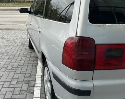 Серый Фольксваген Шаран, объемом двигателя 1.9 л и пробегом 380 тыс. км за 2299 $, фото 6 на Automoto.ua