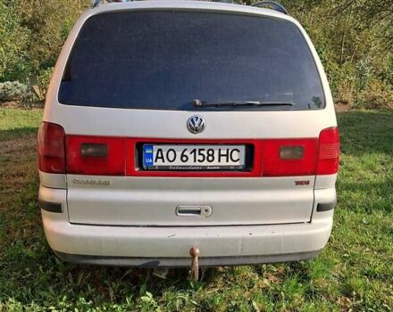 Серый Фольксваген Шаран, объемом двигателя 1.9 л и пробегом 377 тыс. км за 3500 $, фото 1 на Automoto.ua