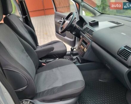 Серый Фольксваген Шаран, объемом двигателя 1.9 л и пробегом 237 тыс. км за 6400 $, фото 56 на Automoto.ua