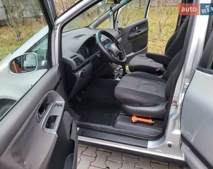 Серый Фольксваген Шаран, объемом двигателя 1.9 л и пробегом 237 тыс. км за 6400 $, фото 28 на Automoto.ua