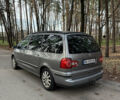 Серый Фольксваген Шаран, объемом двигателя 1.9 л и пробегом 300 тыс. км за 4450 $, фото 4 на Automoto.ua