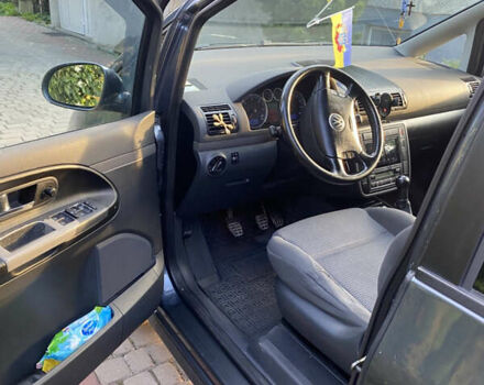 Фольксваген Шаран 2005 в Перемышлянах на Automoto.ua Серый Фольксваген Шаран, объемом двигателя 1.97 л и пробегом 315 тыс. км за 7200 $, фото 7 на Automoto.ua