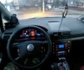 Серый Фольксваген Шаран, объемом двигателя 0 л и пробегом 330 тыс. км за 180000 $, фото 3 на Automoto.ua