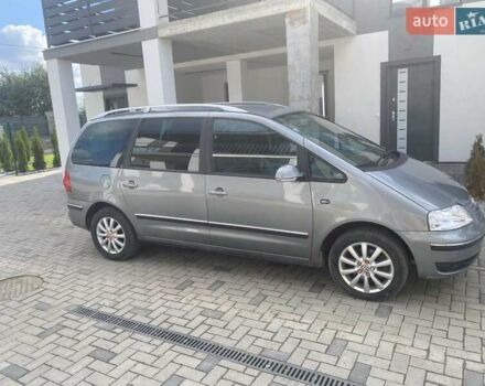 Фольксваген Шаран 2005 в Луцке на Automoto.ua Серый Фольксваген Шаран, объемом двигателя 1.9 л и пробегом 305 тыс. км за 6200 $, фото 1 на Automoto.ua