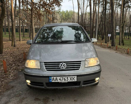 Серый Фольксваген Шаран, объемом двигателя 1.9 л и пробегом 300 тыс. км за 4450 $, фото 7 на Automoto.ua