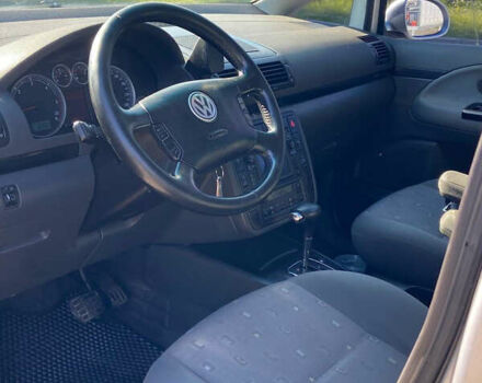 Серый Фольксваген Шаран, объемом двигателя 1.9 л и пробегом 250 тыс. км за 5500 $, фото 7 на Automoto.ua