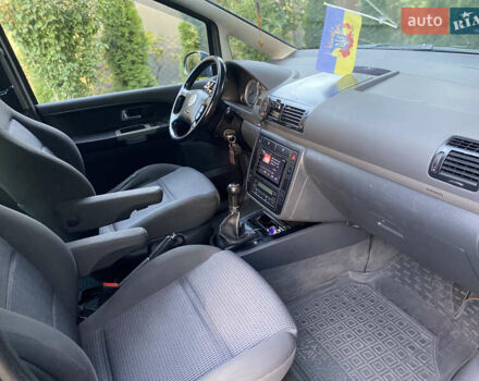 Фольксваген Шаран 2005 в Перемышлянах на Automoto.ua Серый Фольксваген Шаран, объемом двигателя 1.97 л и пробегом 315 тыс. км за 7200 $, фото 28 на Automoto.ua