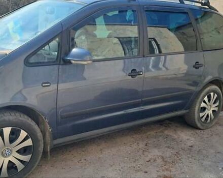 Сірий Фольксваген Шаран, об'ємом двигуна 2 л та пробігом 300 тис. км за 6100 $, фото 2 на Automoto.ua