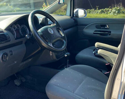 Серый Фольксваген Шаран, объемом двигателя 1.9 л и пробегом 250 тыс. км за 5500 $, фото 8 на Automoto.ua