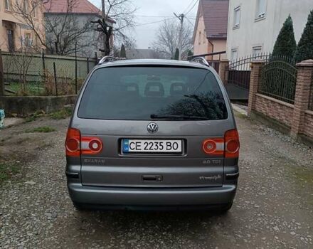 Сірий Фольксваген Шаран, об'ємом двигуна 2 л та пробігом 350 тис. км за 5300 $, фото 6 на Automoto.ua