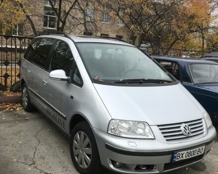 Серый Фольксваген Шаран, объемом двигателя 2 л и пробегом 200 тыс. км за 6200 $, фото 1 на Automoto.ua