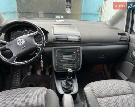 Сірий Фольксваген Шаран, об'ємом двигуна 1.8 л та пробігом 163 тис. км за 7300 $, фото 19 на Automoto.ua