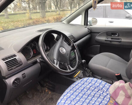 Серый Фольксваген Шаран, объемом двигателя 1.97 л и пробегом 210 тыс. км за 6250 $, фото 6 на Automoto.ua