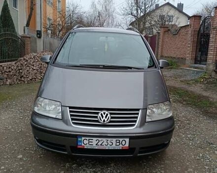 Сірий Фольксваген Шаран, об'ємом двигуна 2 л та пробігом 350 тис. км за 5300 $, фото 3 на Automoto.ua