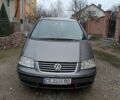 Сірий Фольксваген Шаран, об'ємом двигуна 2 л та пробігом 350 тис. км за 5300 $, фото 3 на Automoto.ua