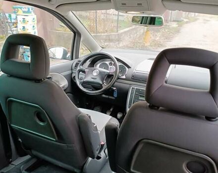 Сірий Фольксваген Шаран, об'ємом двигуна 2 л та пробігом 350 тис. км за 5300 $, фото 8 на Automoto.ua