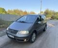 Серый Фольксваген Шаран, объемом двигателя 2 л и пробегом 270 тыс. км за 2000 $, фото 1 на Automoto.ua