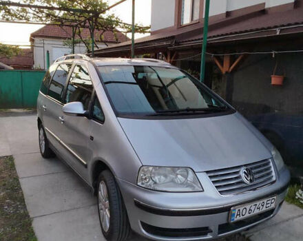 Серый Фольксваген Шаран, объемом двигателя 1.9 л и пробегом 340 тыс. км за 6300 $, фото 2 на Automoto.ua