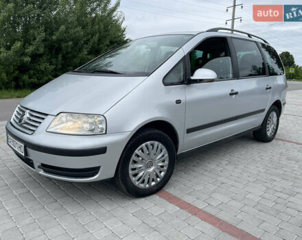 Сірий Фольксваген Шаран, об'ємом двигуна 2 л та пробігом 349 тис. км за 5800 $, фото 1 на Automoto.ua