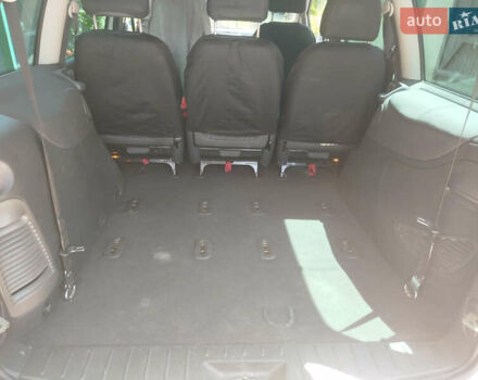 Серый Фольксваген Шаран, объемом двигателя 1.9 л и пробегом 340 тыс. км за 6300 $, фото 4 на Automoto.ua