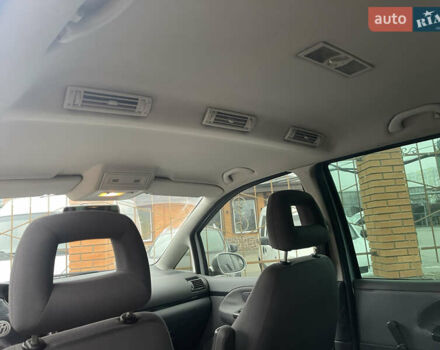 Серый Фольксваген Шаран, объемом двигателя 1.9 л и пробегом 350 тыс. км за 6000 $, фото 6 на Automoto.ua