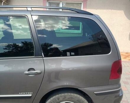 Серый Фольксваген Шаран, объемом двигателя 2 л и пробегом 360 тыс. км за 7800 $, фото 11 на Automoto.ua