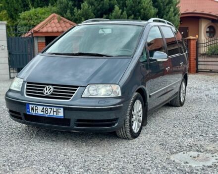 Серый Фольксваген Шаран, объемом двигателя 2 л и пробегом 176 тыс. км за 2000 $, фото 1 на Automoto.ua